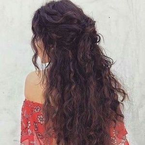 Meet your Posher, Rhaqi